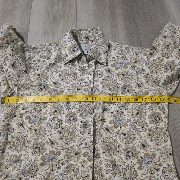 ✨ CWC Floral Button-Up Blouse – Size Large ✨ - Picture 8 of 10